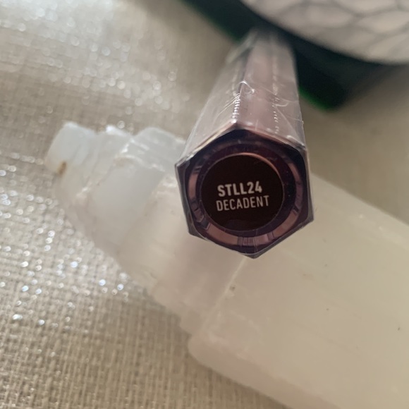 💋NYX Lip bundle💋Slip Tease Lacquer & Butter Gloss - Picture 7 of 7